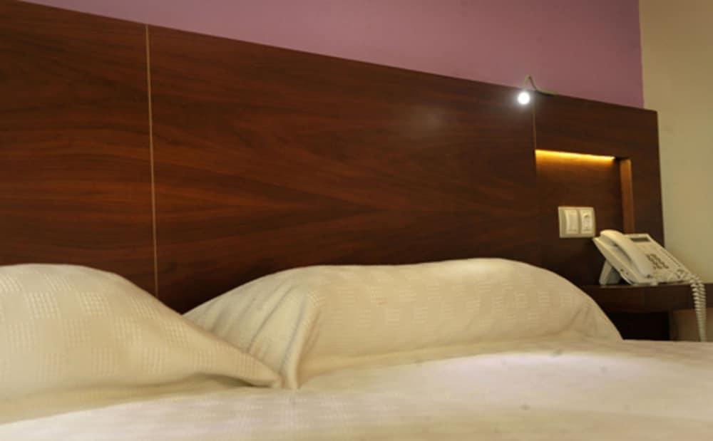 Hotel Corona De Galicia Valga Εξωτερικό φωτογραφία